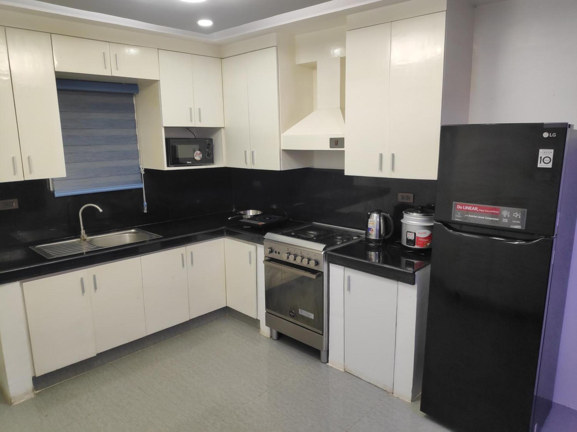 Tagaytay Staycation By Naya And Darla W Free Swimming Pool, Wifi & Netflix Tagaytay City Exterior foto
