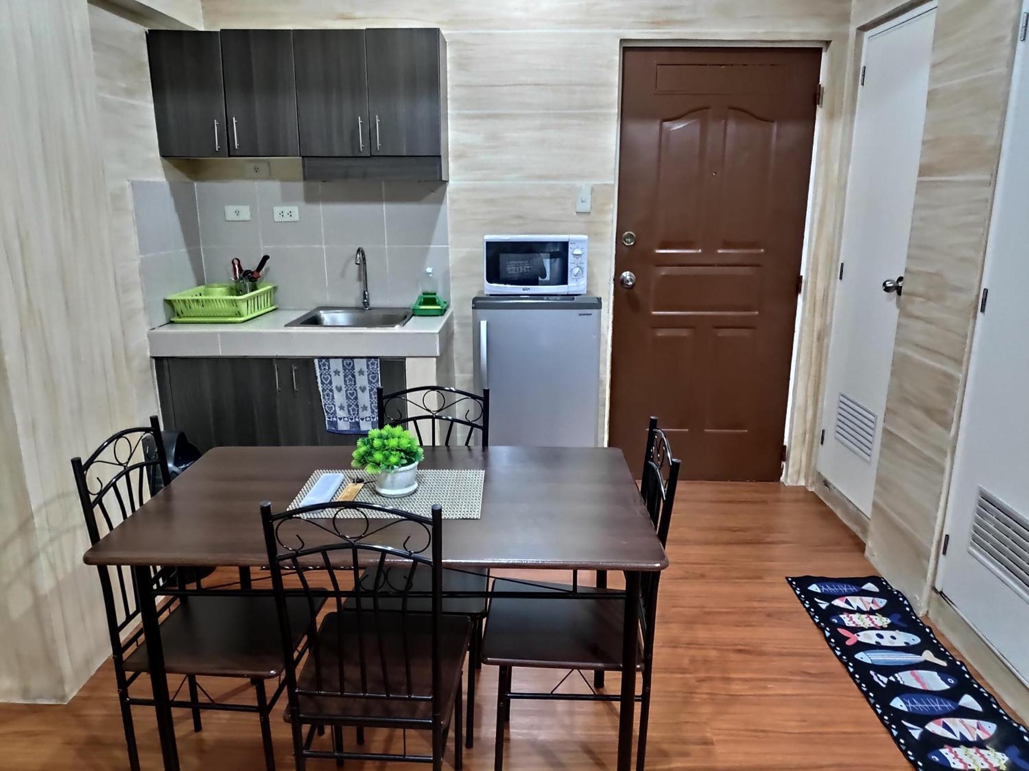 Tagaytay Staycation By Naya And Darla W Free Swimming Pool, Wifi & Netflix Tagaytay City Exterior foto